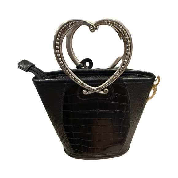 Black Heart Handle Women's Bucket Bag - Picture 9 of 14